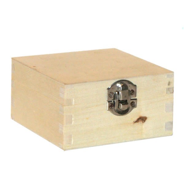Boîte en bois 100x100x55mm