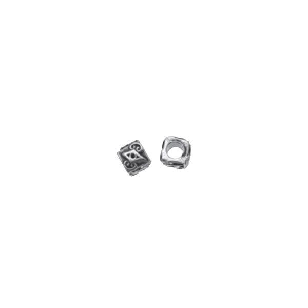 Charm Cubo, 1cm, color plata